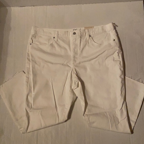 Universal Thread Denim - NWT Universal Thread Size 18/34R Stay Clean White Denim Pants High Rise Skinny